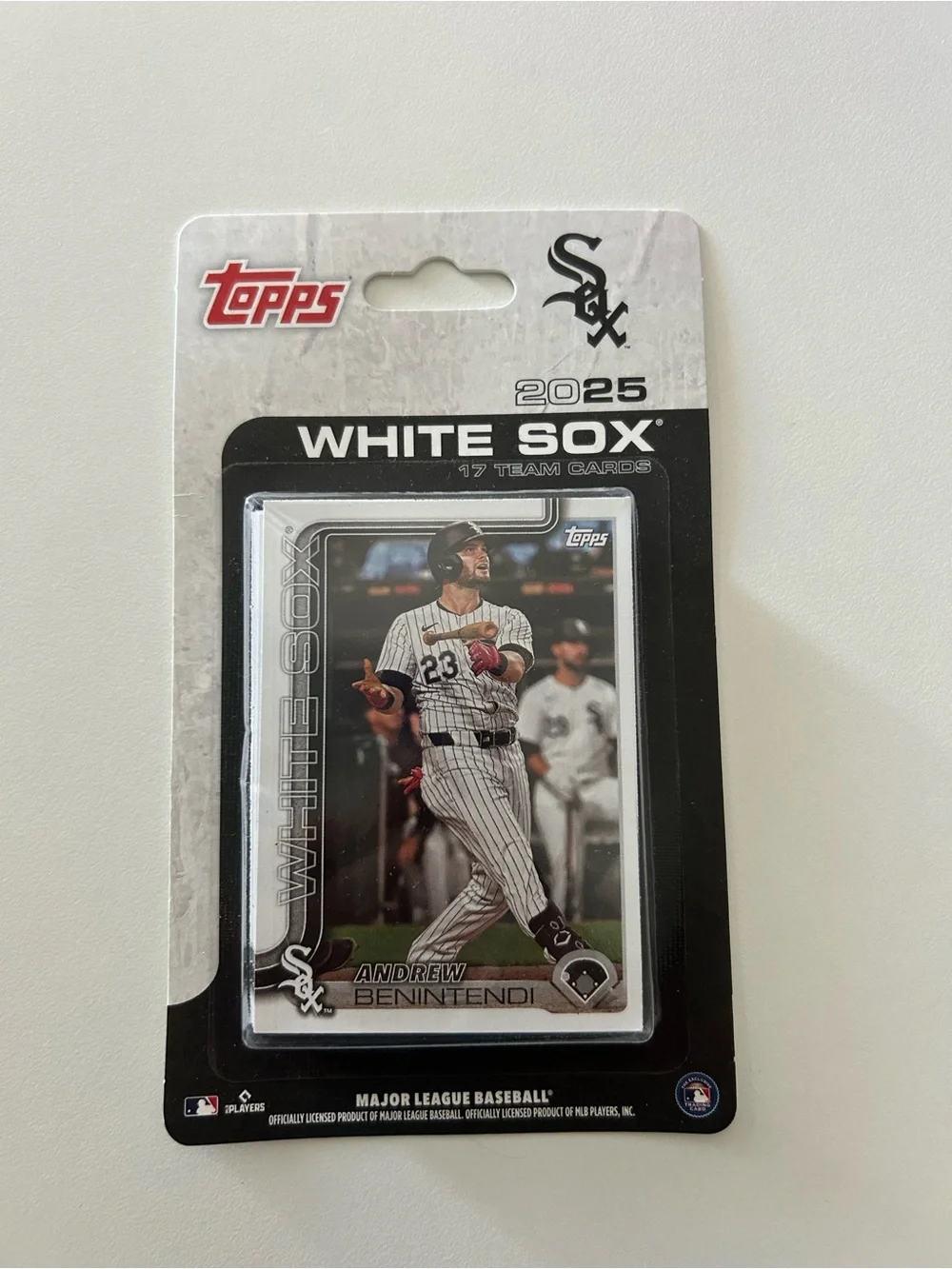 Topps White Sox 2025 Trading Card Pack - White, Black, Red